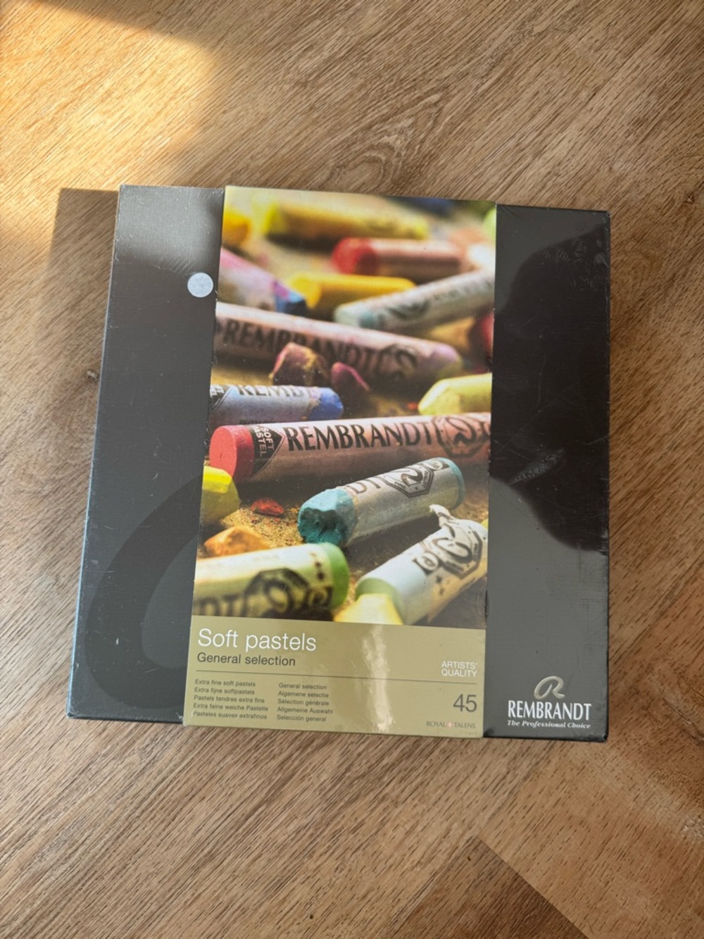 Rembrandt Soft Pastels - Multicolor (45) 2 colors minor damage